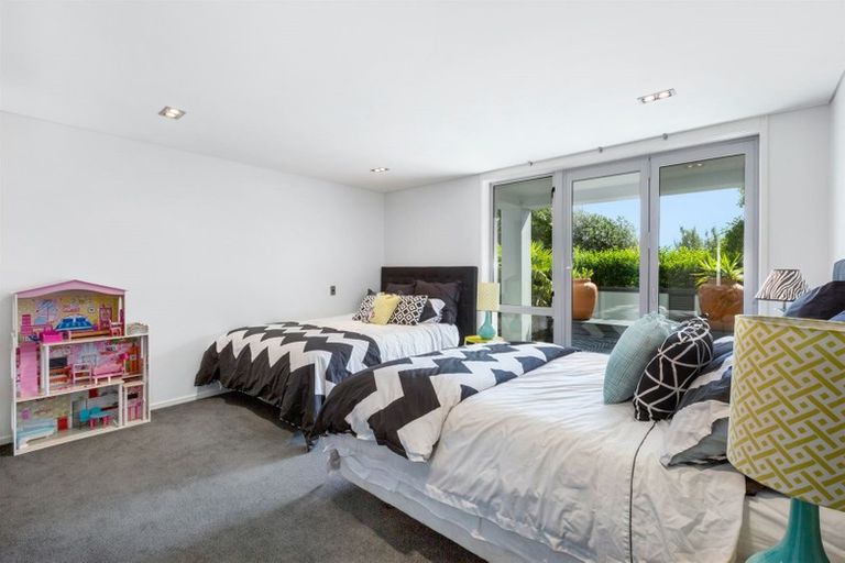 Photo of property in 32 Roys Road, Plimmerton, Porirua, 5026