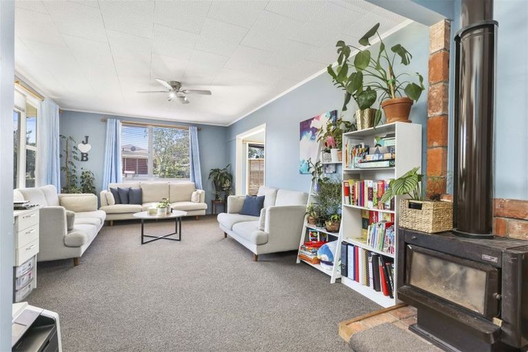 Photo of property in 2 Mabian Crescent, Deanwell, Hamilton, 3206