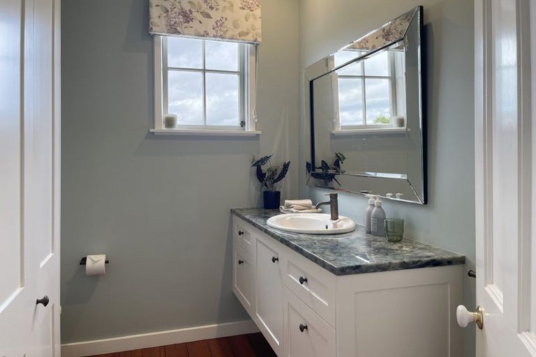 Photo of property in 43 Simla Crescent, Khandallah, Wellington, 6035