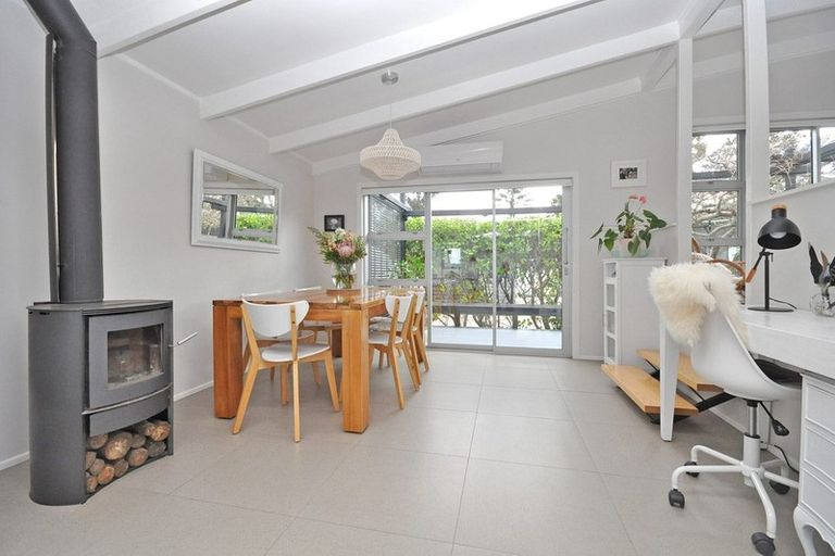 Photo of property in 21 Borrowdace Avenue, Botany Downs, Auckland, 2010