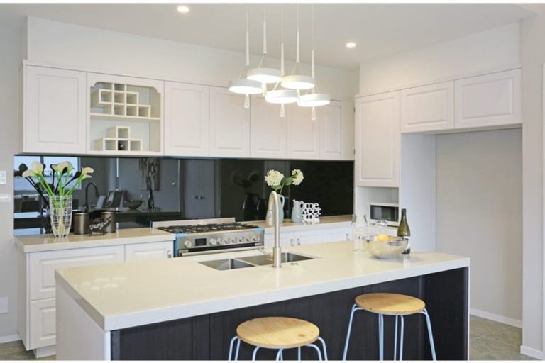 Photo of property in 16 Knoll Rise, Pukekohe, 2120