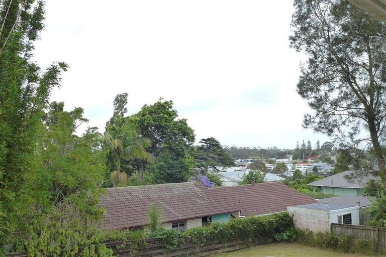 Photo of property in 23 Evans Road, Glen Eden, Auckland, 0602