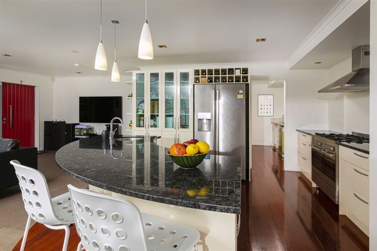 Photo of property in 1/40 Beulah Avenue, Rothesay Bay, Auckland, 0630