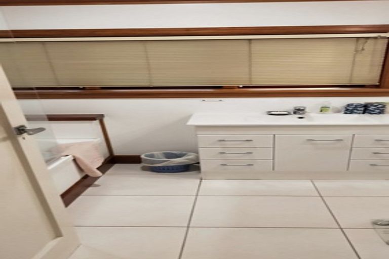 Photo of property in 48 Dyers Pass Road, Cashmere, Christchurch, 8022