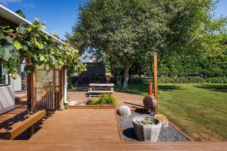 Photo of property in 807 Kaimatarau Road, Rongotea, Palmerston North, 4473