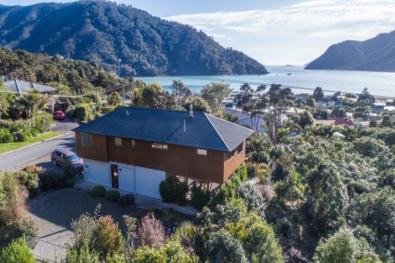 Photo of property in 1 Field Terrace, Okiwi Bay, 7193