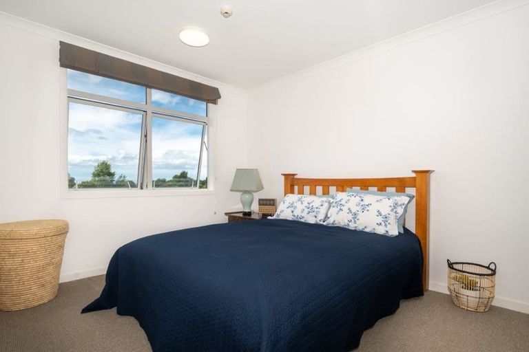 Photo of property in 84 Rewa Rewa Lane, Orewa, 0931