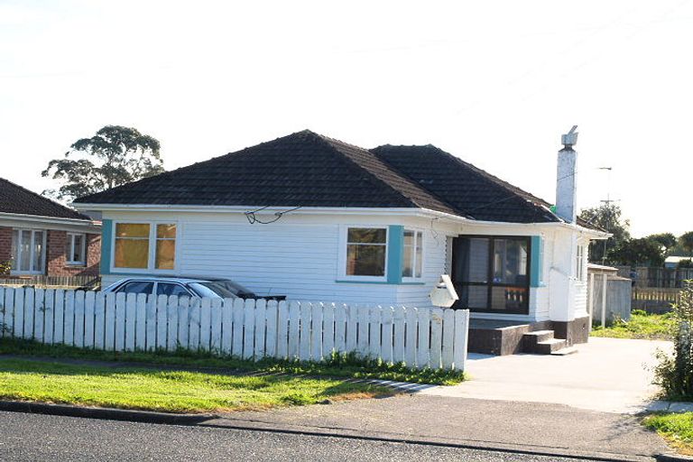 Photo of property in 24 Royton Avenue, Mangere East, Auckland, 2024