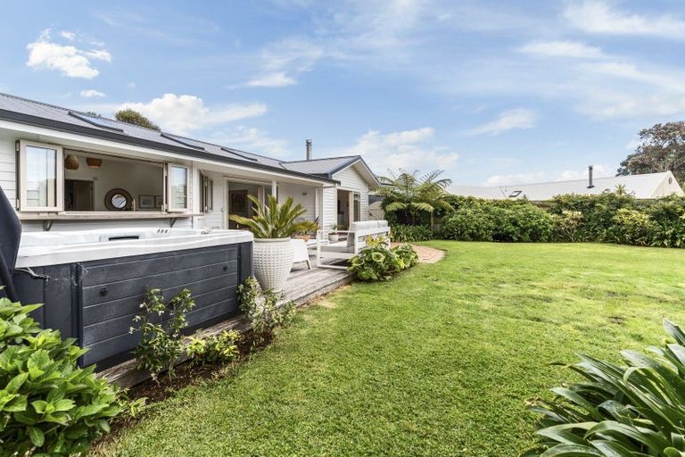 Photo of property in 18a Russell Drive, Oakura, 4314