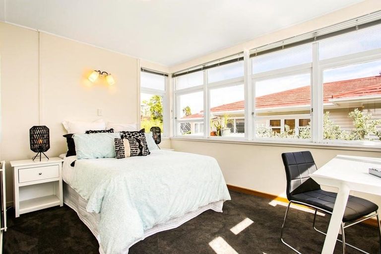 Photo of property in 483a West Coast Road, Glen Eden, Auckland, 0602