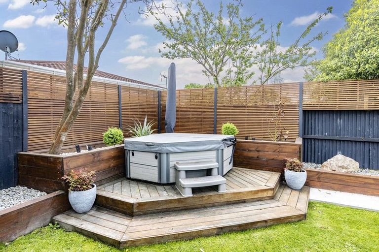 Photo of property in 7a Factory Road, Belfast, Christchurch, 8051