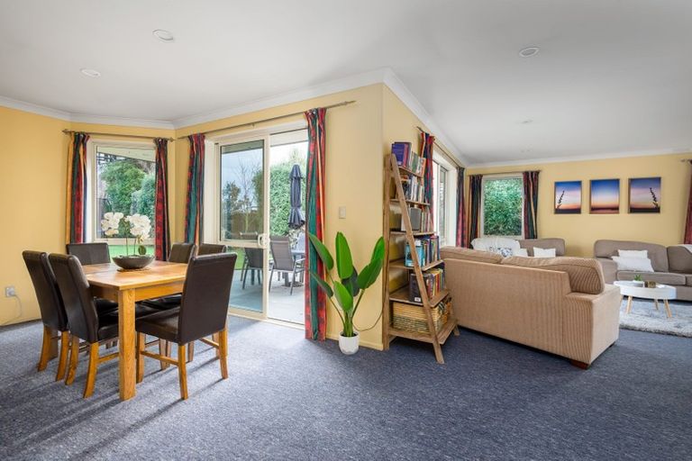 Photo of property in 11 Steane Place, Halswell, Christchurch, 8025