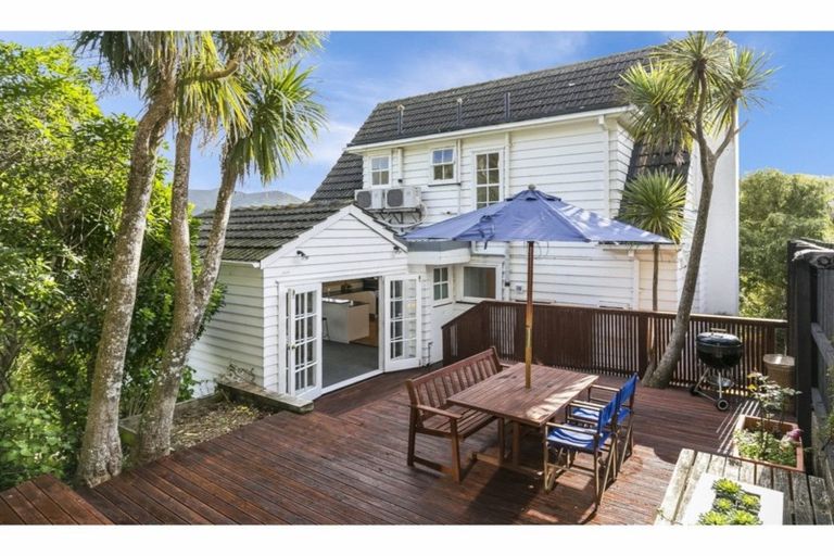 Photo of property in 14 Blakey Avenue, Karori, Wellington, 6012