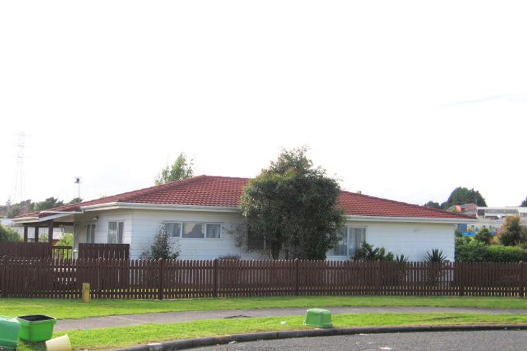Photo of property in 3 Kirklow Place, Goodwood Heights, Auckland, 2105
