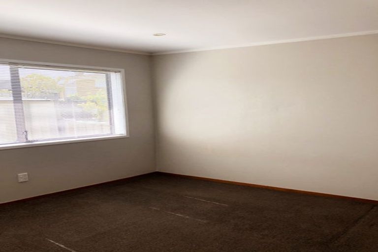 Photo of property in 2/8 Eastridge Court, Northpark, Auckland, 2013