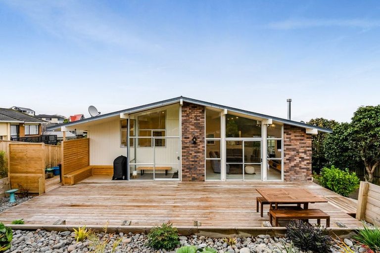 Photo of property in 9 Bronte Place, Whalers Gate, New Plymouth, 4310