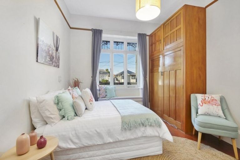 Photo of property in 35 Woodville Street, Edgeware, Christchurch, 8013