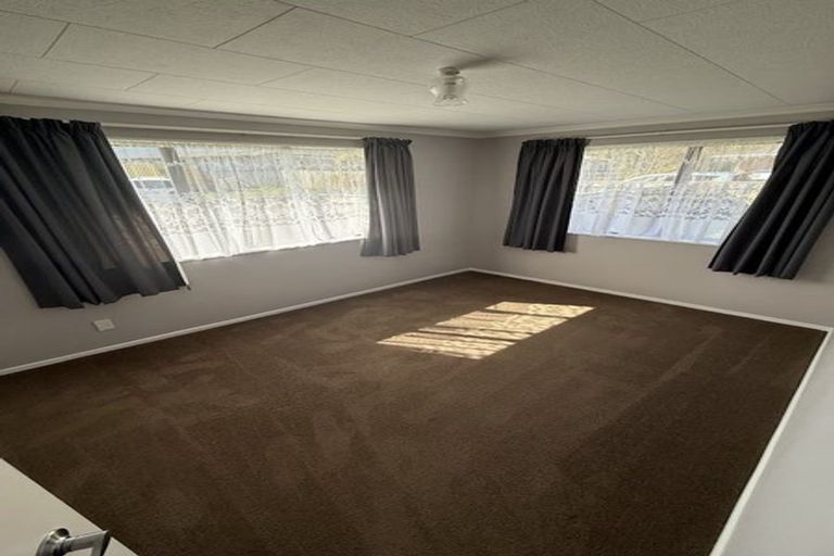 Photo of property in 340 Wellington Road, Wainuiomata, Lower Hutt, 5014