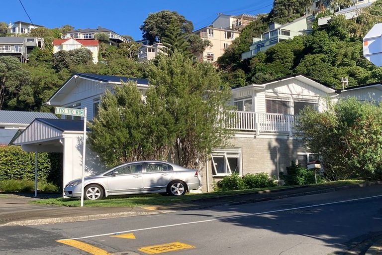 Photo of property in 104 Tio Tio Road, Seatoun, Wellington, 6022