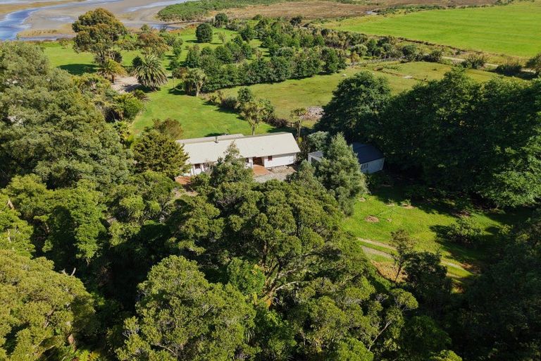 Photo of property in 4589 Karamea Highway, Karamea, 7893
