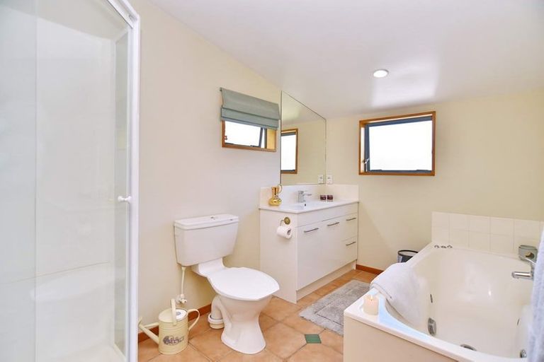 Photo of property in 38 Cashmere View Street, Somerfield, Christchurch, 8024