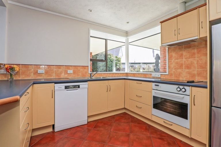 Photo of property in 9 Matthews Place, Taradale, Napier, 4112