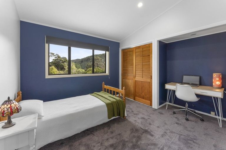 Photo of property in 61 Twin Lakes Road, Te Marua, Upper Hutt, 5018