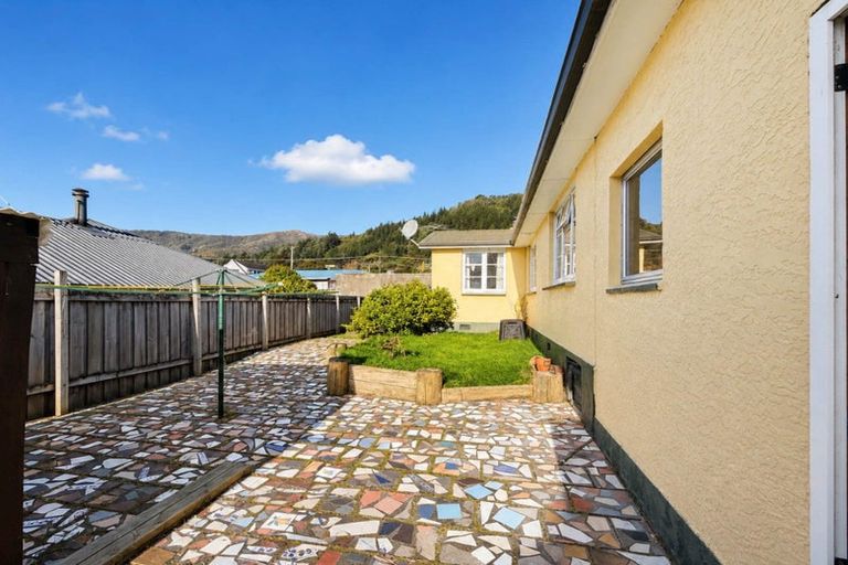 Photo of property in 8 Leicester Street, Picton, 7220