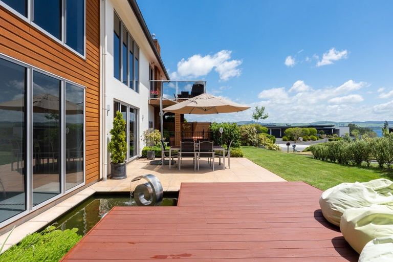 Photo of property in 24 Pukenamu Road, Rainbow Point, Taupo, 3330