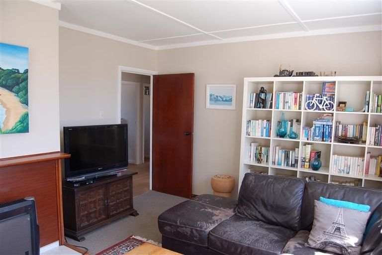 Photo of property in 55 Waddington Drive, Naenae, Lower Hutt, 5011