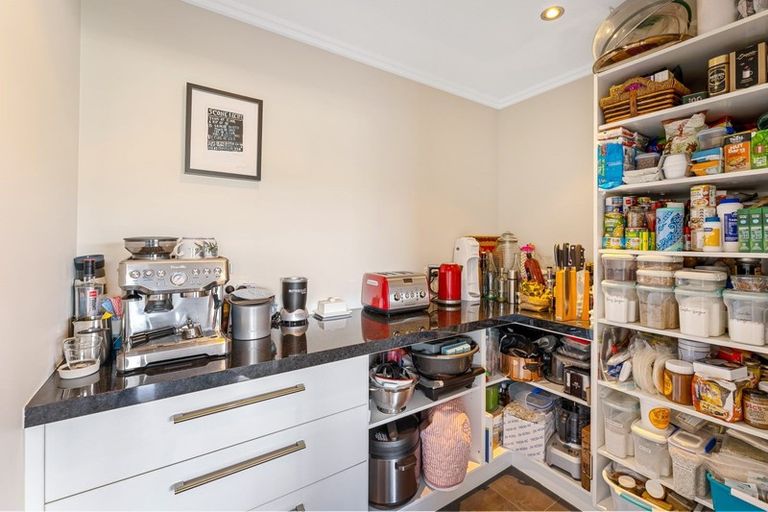 Photo of property in 43 Percy Kinsman Crescent, Riverstone Terraces, Upper Hutt, 5018