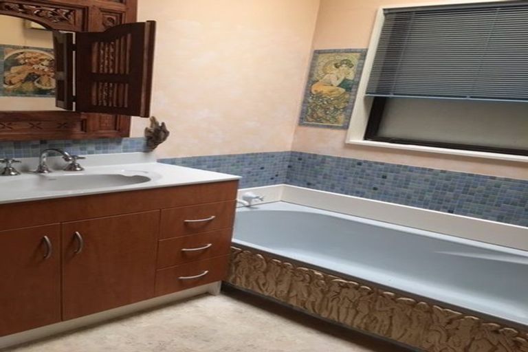 Photo of property in 170 Weggery Drive, Waikanae Beach, Waikanae, 5036