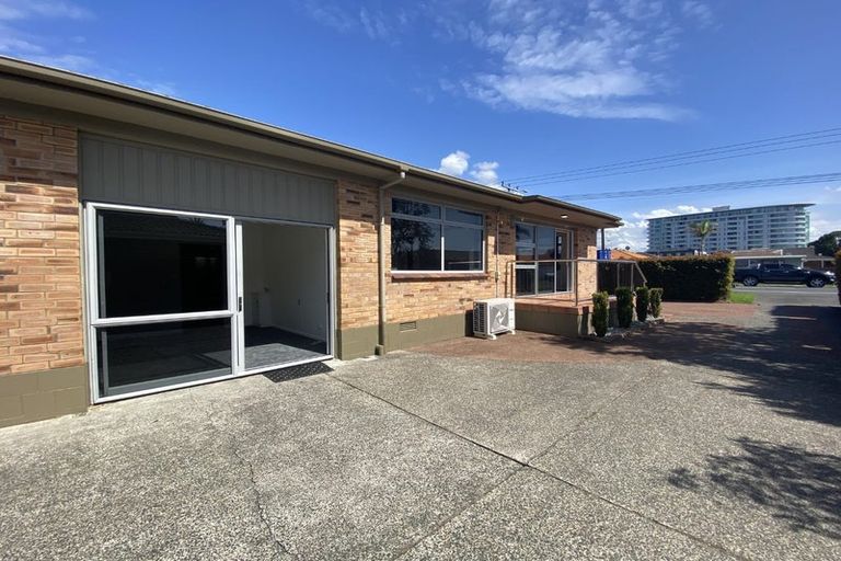 Photo of property in 1/14 Riverside Road, Orewa, 0931