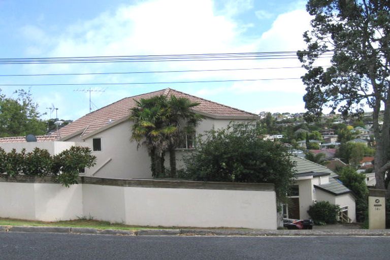 Photo of property in 2/14 Penning Road, Castor Bay, Auckland, 0620