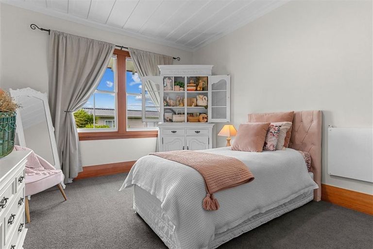 Photo of property in 13 Ash Grove, Maungaturoto, 0520