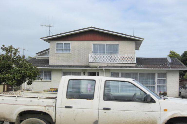 Photo of property in 15 Read Street, Levin, 5510