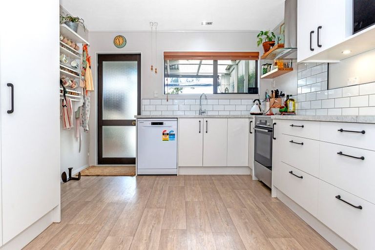 Photo of property in 76 Banks Street, Tolaga Bay, 4077