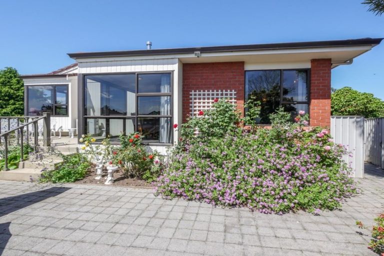 Photo of property in 150 Hagart-alexander Drive, Mosgiel, 9024