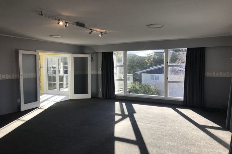 Photo of property in 18 Glen Alton Avenue, Paparangi, Wellington, 6037