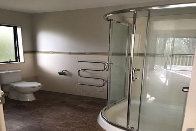 Photo of property in 180 Schnapper Rock Road, Schnapper Rock, Auckland, 0632