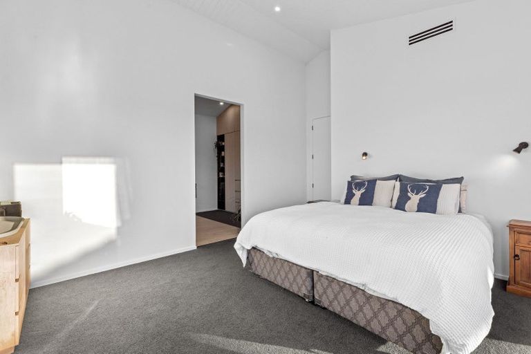 Photo of property in 87 Black Peak Road, Wanaka, 9382