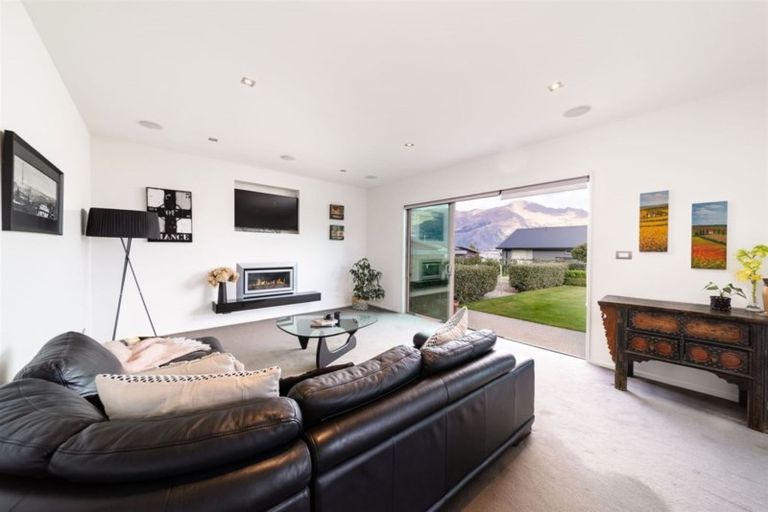 Photo of property in 27 Infinity Drive, Wanaka, 9305