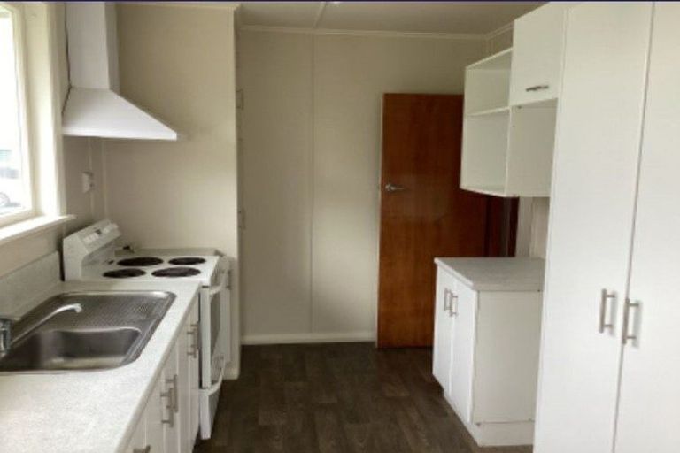 Photo of property in 6 Holland Crescent, Bulls, 4818