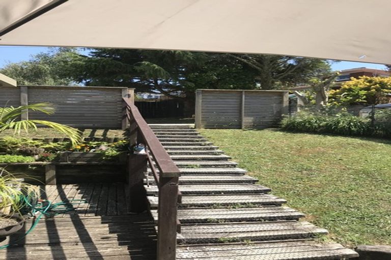 Photo of property in 1/86 Waimumu Road, Massey, Auckland, 0614