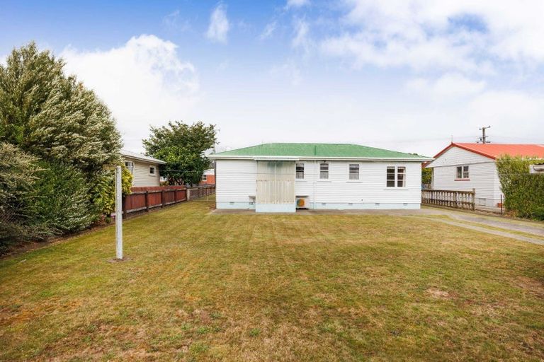 Photo of property in 11 Bartholomew Road, Levin, 5510