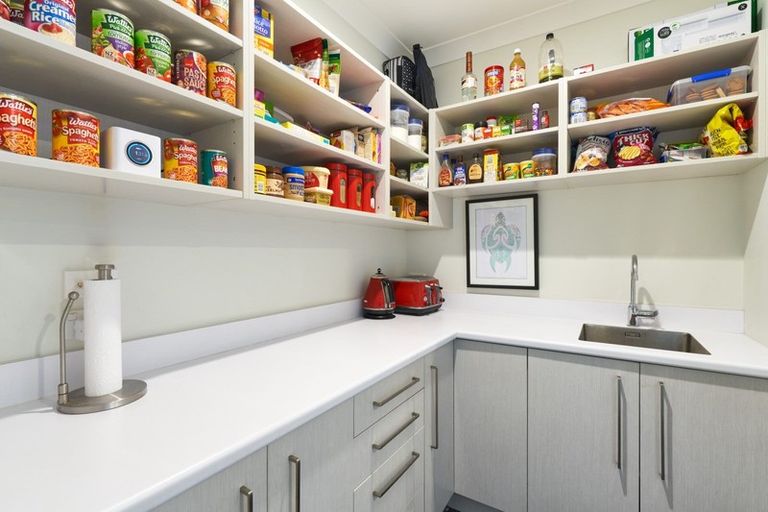 Photo of property in 4 Wanaka Place, Poraiti, Napier, 4112