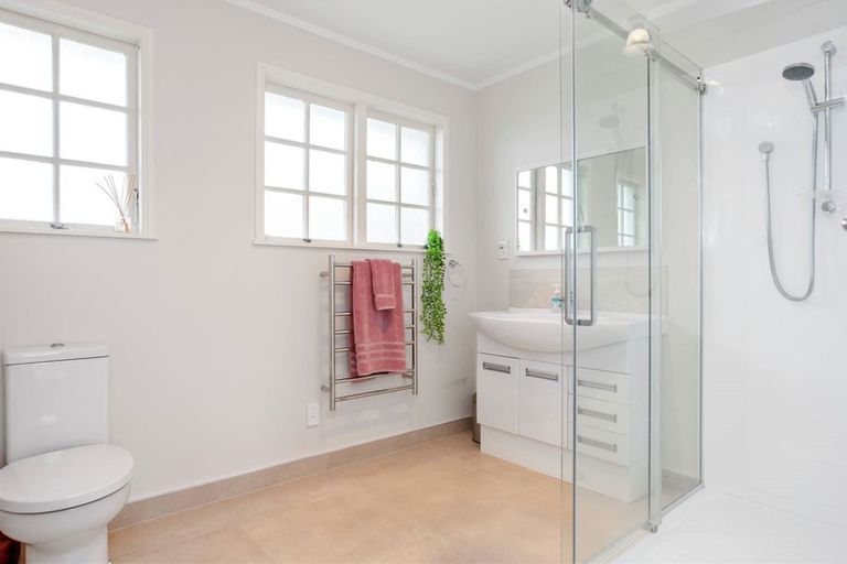 Photo of property in 2/8 Udys Road, Pakuranga, Auckland, 2010