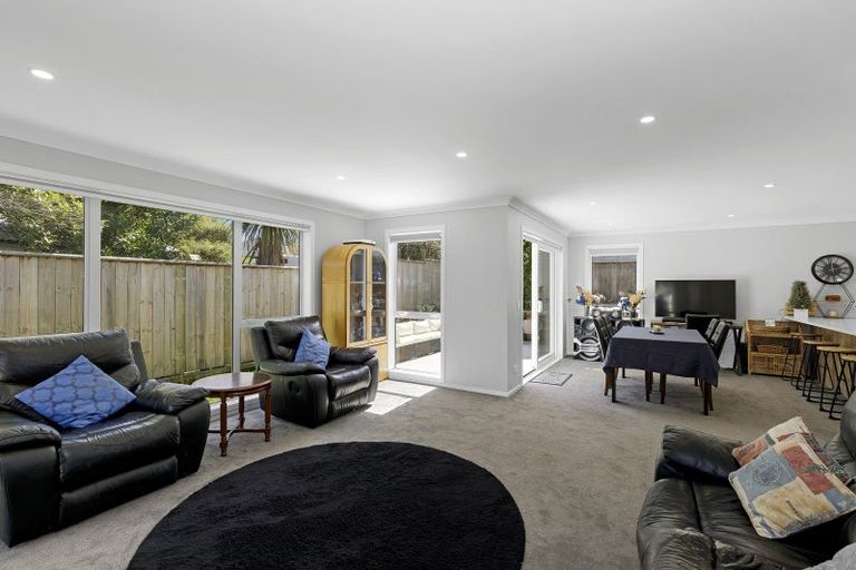 Photo of property in 92a Horoeka Street, Stokes Valley, Lower Hutt, 5019