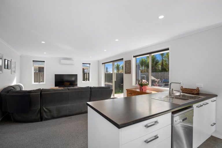 Photo of property in 96 Sentinel Avenue, Omokoroa, 3114