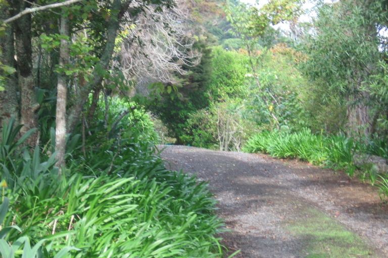 Photo of property in 107 Takahe Road, Titirangi, Auckland, 0604